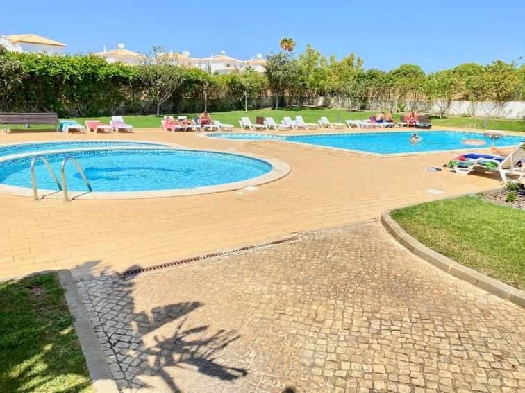Flamingo'S Apartment W/ 2 Swimming Pool Αλμπουφέιρα Εξωτερικό φωτογραφία
